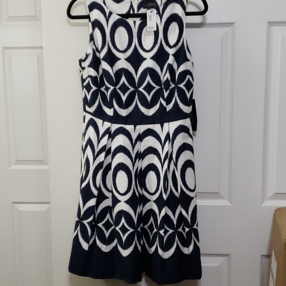 The limited blue and white dress size 8